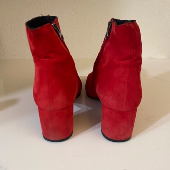 HOT RED SUEDE LIKE CHELSEA BOOTIE - Picture 2 of 4